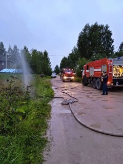 Крупный пожар в Плесецке: жильцы спасены, причины выясняются